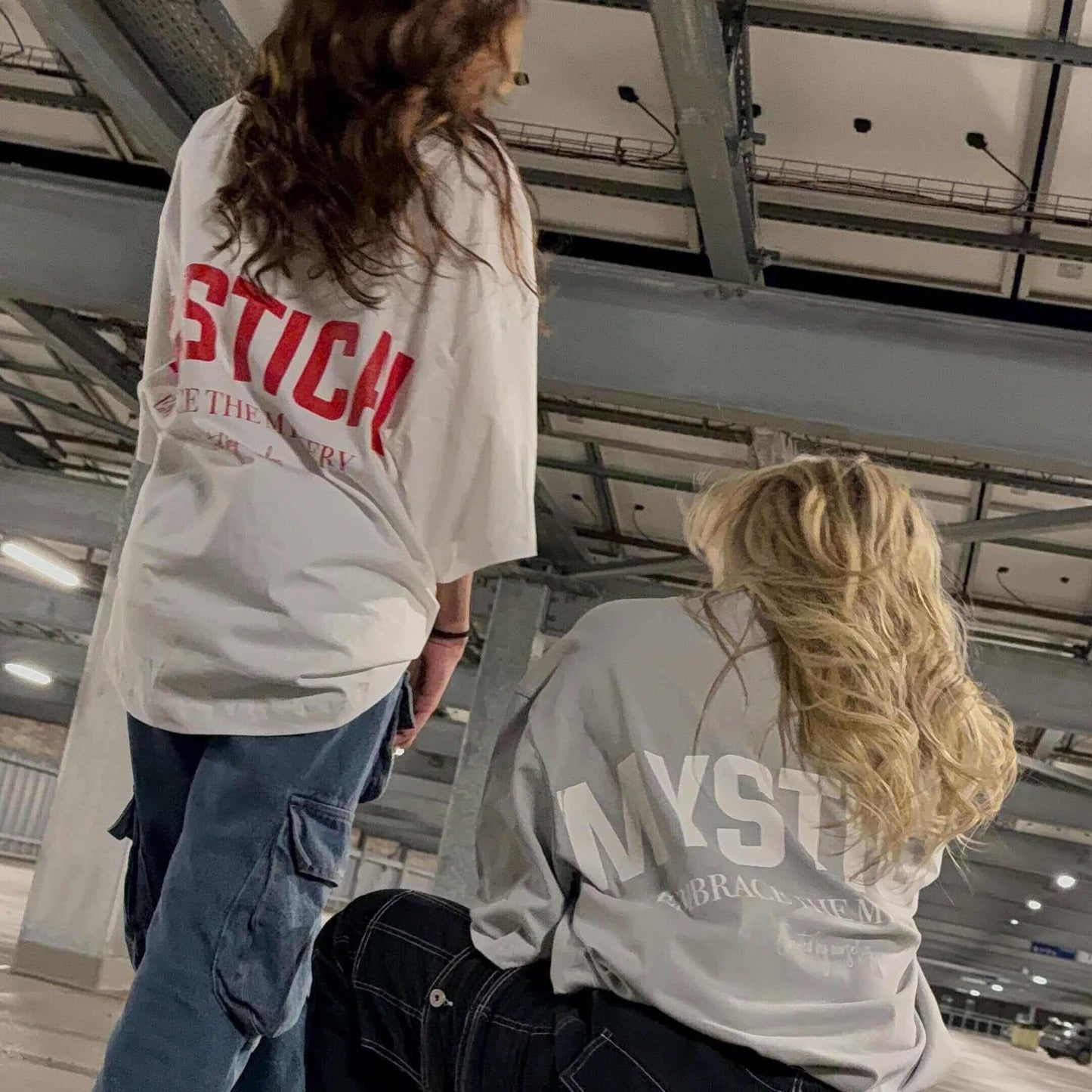 Oversized T-Shirt woman picture back view